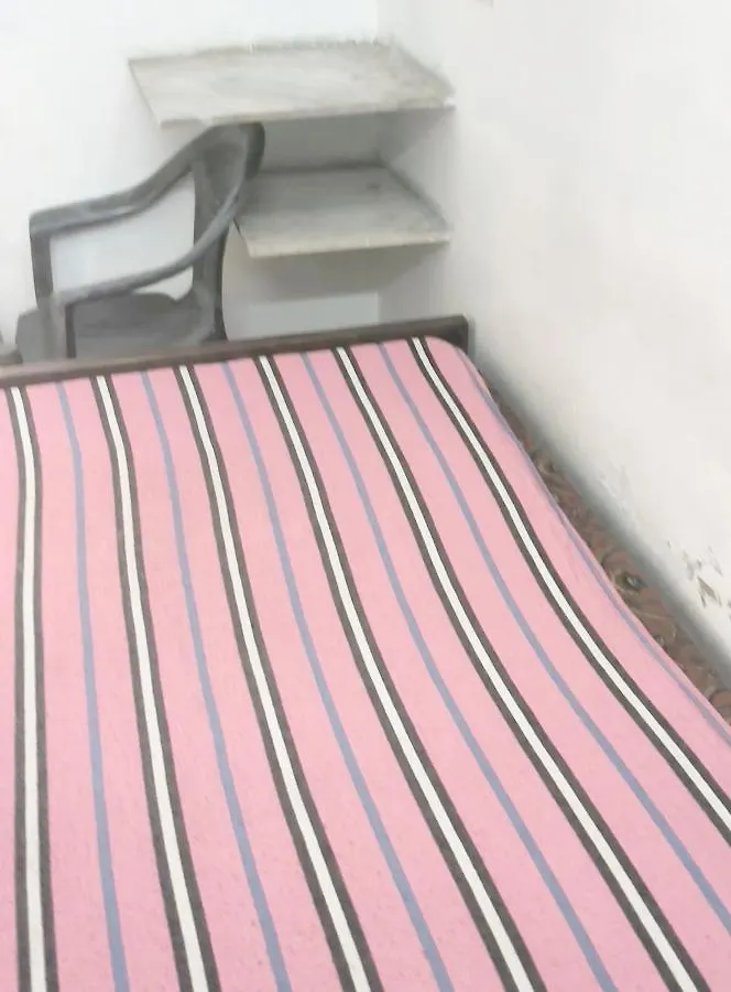 Gandhi Ganaga Guest House Varanasi 0*,  India