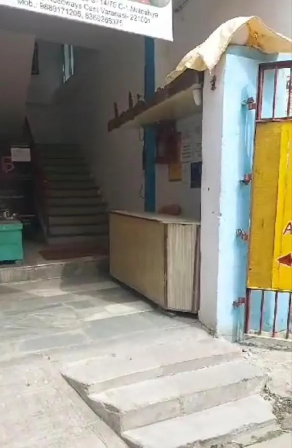 Gandhi Ganaga Guest House Varanasi