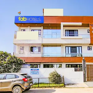Fabhotel Water Vibe Hotel Gurgaon