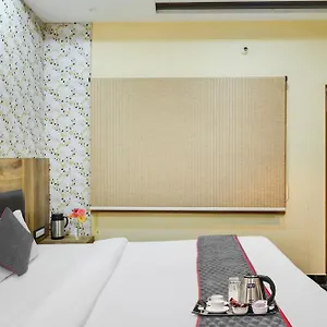 Townhouse Oak Ar Ganges Premium Hotel